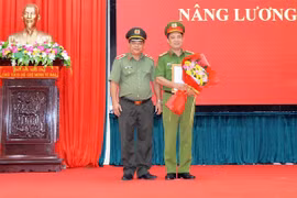 Công an tỉnh Gia Lai công bố Quyết định thăng cấp bậc hàm, nâng bậc lương năm 2021