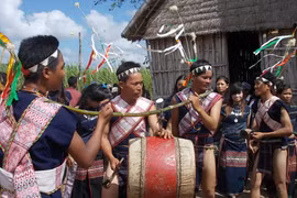 Phát huy giá trị di sản văn hóa gắn với phát triển du lịch