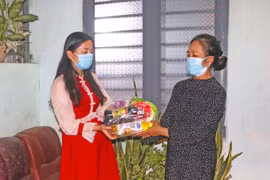 Cán bộ phụ nữ giàu lòng thiện nguyện