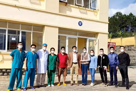 Bệnh nhân Covid-19 nặng nhất Lâm Đồng hồi phục ngoạn mục và được xuất viện