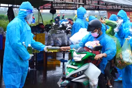 Mạnh Thường Quân Gia Lai hỗ trợ gần 400 triệu đồng cho người từ vùng dịch về quê