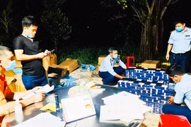 Gia Lai: Phát hiện xe "luồng xanh" vận chuyển 2.000 bao thuốc lá điếu nhập lậu