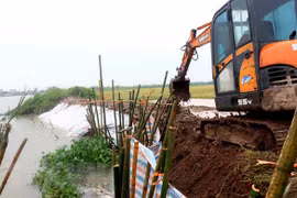 Hoàn lưu bão số 8 và mưa lớn gây nhiều thiệt hại cho các địa phương