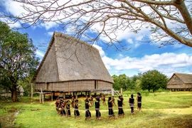 Âm vang cồng chiêng nữ