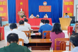 Trưởng đoàn Đại biểu Quốc hội tỉnh Gia Lai ông Châu Ngọc Tuấn tiếp xúc cử tri huyện Ia Grai