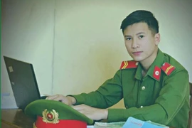 Những chiến sĩ Công an hiếu học