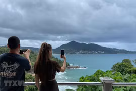 UNWTO: Du lịch thế giới ghi nhận đà tăng trưởng mạnh trở lại