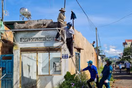 Pleiku: Người dân dỡ nhà, hiến đất mở rộng đường hẻm