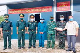 Đại biểu Quốc hội tỉnh Gia Lai thăm Đồn Biên phòng Ia Nan và chốt phòng-chống dịch