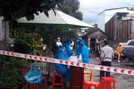 Đắk Lắk phát hiện ổ dịch Covid-19 ngay chợ đầu mối, chưa rõ nguồn lây