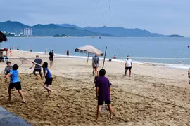 Mở cửa du lịch, không thể trì hoãn: Nên trao quyền chủ động cho địa phương