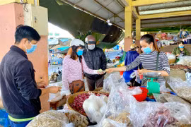 Đi chợ thời Covid-19