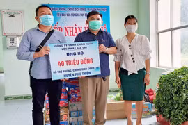 Phú Thiện: 40 triệu đồng và hàng hóa thiết yếu ủng hộ phòng-chống dịch