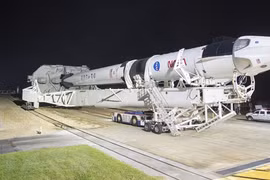 NASA và SpaceX lùi lịch phóng tàu Crew Dragon lên trạm ISS