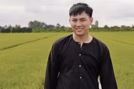 Hoài Lâm khiến fan háo hức khi rục rịch trở lại với nghệ thuật