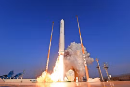 Hàn Quốc tham gia chinh phục không gian với tên lửa tự sản xuất