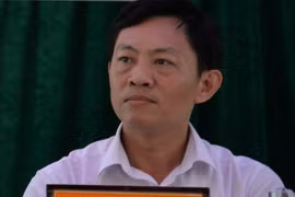 Chủ tịch thị xã giúp dân đi kiện