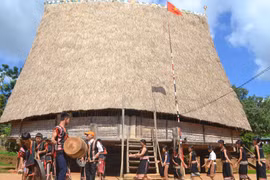 Gặp nghệ nhân nặng nợ cồng chiêng