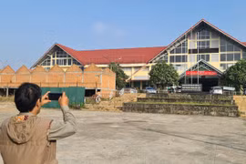 Lâm Đồng: Khẩn trương tháo dỡ dãy ki ốt xây dựng sai phép trước chợ Bảo Lộc