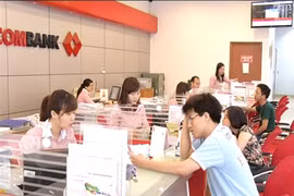 Outstanding loans at banks increase