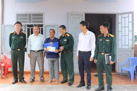 Lãnh đạo tỉnh thăm và chúc Tết các gia đình chính sách