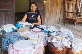 Rượu ghè đắt hàng dịp Tết