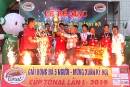 Giải bóng đá mini tranh Cúp Tonal: Yên Đỗ Gia Lai lên ngôi vô địch