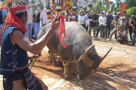 Ký ức kinh hoàng về hủ tục đổ chì nóng tìm kẻ gian