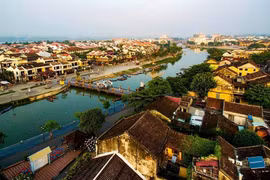 Nhìn từ trên cao Hội An lung linh như một bức tranh