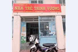 Bảo mẫu tát bé trai bầm tím má rồi nói dối ngã cầu thang