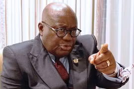 Tổng thống Ghana sợ Trung Quốc "đào trộm" vàng