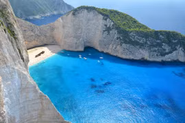 Bãi biển tình tứ của "Hậu duệ mặt trời" đẹp nhất thế giới