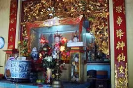 Những câu chuyện lạ lùng tại 1 ngôi đền ở Hưng Yên