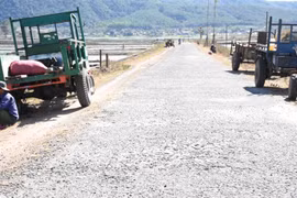 Dân khổ vì đường xuống cấp nghiêm trọng