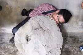 Phát hiện tù và bằng đá nặng 200kg trên thảo nguyên Bùi Hui, Quảng Ngãi