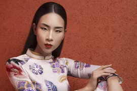 NTK Hà Linh Thư đưa Hà Nội thập niên 50 vào áo dài