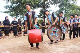 Đức Cơ: Sân trường rộn tiếng chiêng ngân