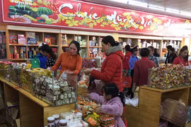 Thị trường bánh mứt Tết ở Gia Lai: Nơi "cháy" hàng, chỗ ế ẩm