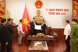 Tỉnh trưởng Preah Vihear thăm, chúc Tết tỉnh Gia Lai