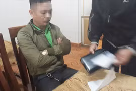 Bắt người đàn ông nghi mạo danh phóng viên tống tiền doanh nghiệp