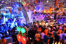 Đã mắt với không khí đón tết tại châu Phi