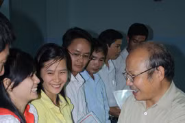 Bồi dưỡng nghiệp vụ ảnh báo chí cho 16 nhà báo