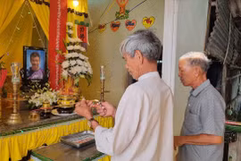 Cả làng lo tang người 'chịu tang cả làng'