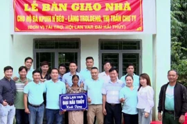 Bàn giao nhà ở cho gia đình chính sách ở huyện Đức Cơ