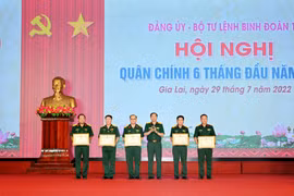 Binh đoàn 15: Đại tá Hoàng Văn Sỹ và Công ty 385 được tặng Huân chương Bảo vệ Tổ quốc hạng ba