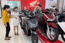 Xe máy Honda khan hàng, tăng giá