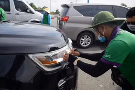 Từ ngày 6-8 sẽ thu phí dán thẻ ETC 120.000 đồng/lượt xe ô tô