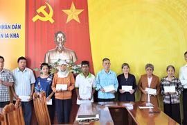 Công ty Cao su Chư Păh trao 87 suất quà cho các gia đình chính sách