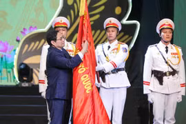 Thủ tướng: Cảnh sát nhân dân Việt Nam viết tiếp những bản anh hùng ca chiến thắng của thời kỳ mới *