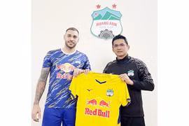 Hoàng Anh Gia Lai ký hợp đồng với ngoại binh cao 1m86